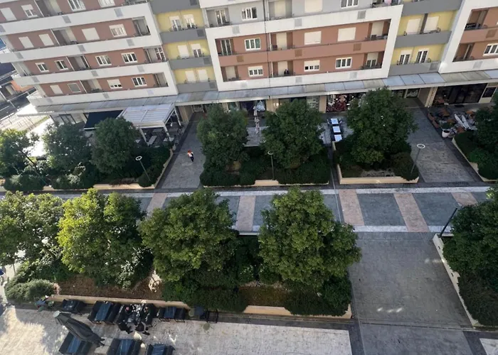 White Homes Apartments • Central Point