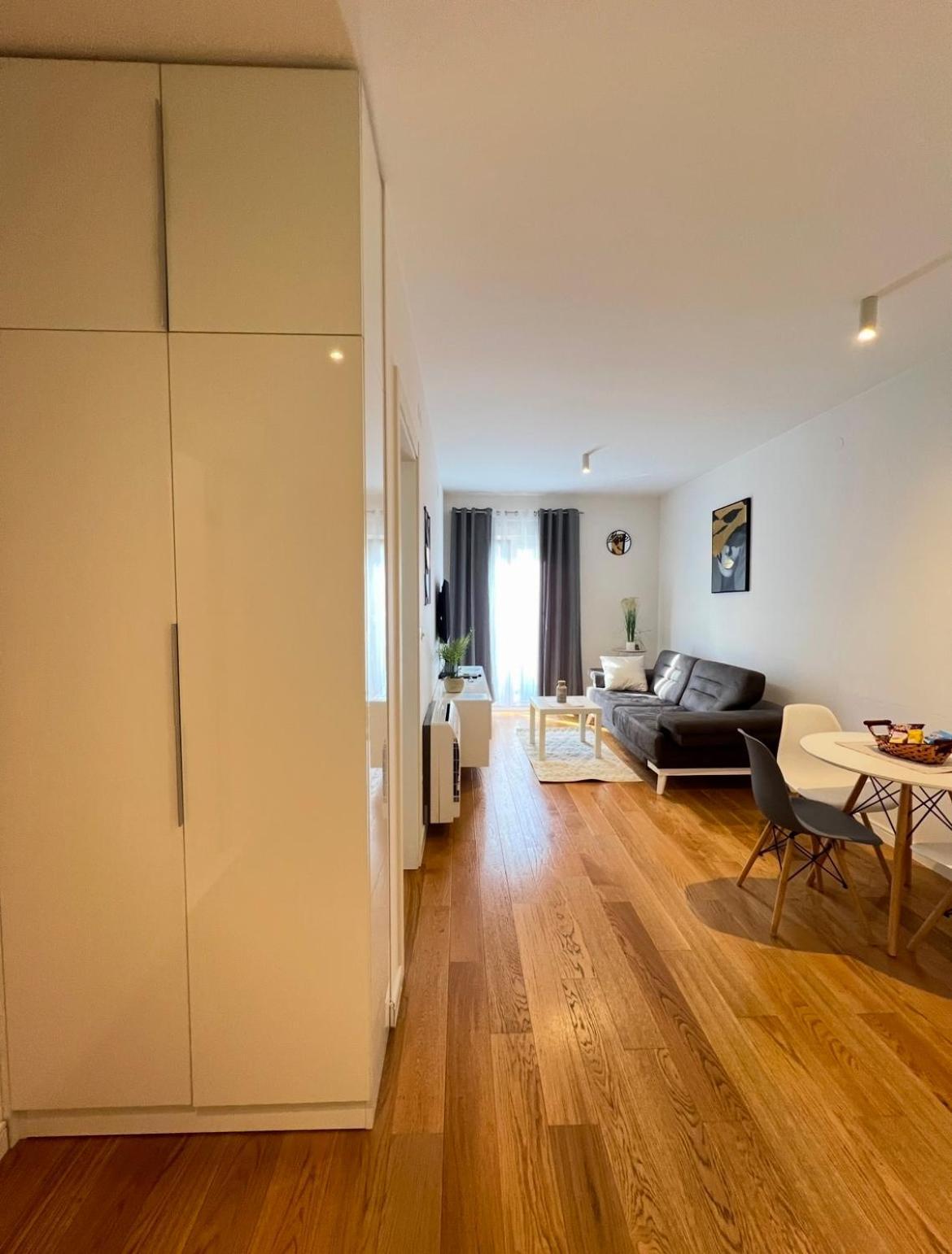 White Homes • Point Appartement *